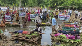 Nooses Around Necks, Laying On Pyres: Villagers Are Protesting in Unusual Ways in Madhya Pradesh. Here's Why