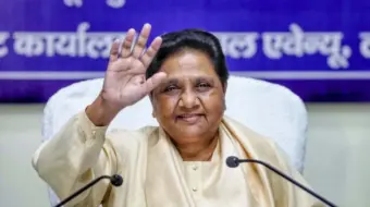 मायावती का बड़ा ऐलान: वकालत पढ़ रही भतीजी दीपिका आनंद संभालेंगी BSP