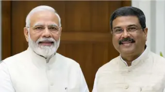धर्मेंद्र प्रधान को हटाने में क्यों हिचकिचा रही है मोदी सरकार?