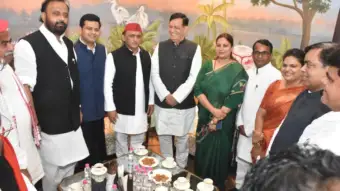 योगी के मंत्री राकेश सचान की अखिलेश यादव संग तस्वीर वायरल, राज्यसभा चुनाव में क्रॉस वोटिंग की चर्चा - Sanjeevni Today