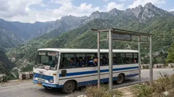 Hamirpur Student Athlete Death: राज्य स्तरीय प्रतियोगिता से लौट रहे युवा वॉलीबॉल खिलाड़ी की दर्दनाक मौत, बस की खिड़की से सिर बाहर निकालने पर खंभे से टकराया