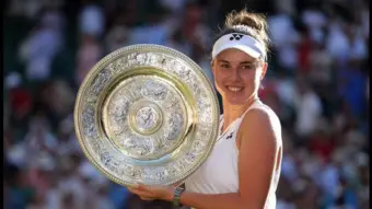 Linda Noskova slips and soars to Wimbledon glory
