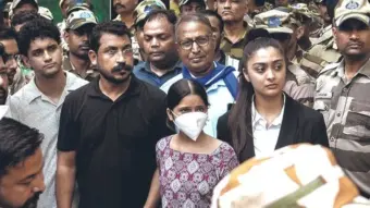 വീണ്ടും  വിറപ്പിച്ച്‌ പാറ്റകള്‍;  തല  തല്ലിപ്പൊളിച്ച  അക്രമിയെ  ഡല്‍ഹി  പൊലീസ്   പിടികൂടി