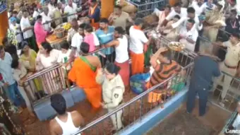 कर्नाटक के मंदिर में बड़ा बवाल: दर्शन में देरी को लेकर बीजेपी विधायक की बेटी और महिला सब-इंस्पेक्टर में हाथापाई, CCTV फुटेज वायरल