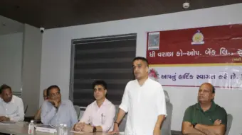 सूरत बाढ़ पीड़ितों के लिए बड़ी राहत, वराछा बैंक ने शुरू की फ्लड लोन योजना 5 लाख तक मिलेगा आसान कर्ज