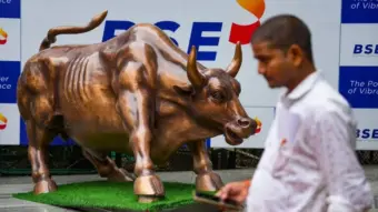 Stock markets climb in early trade on easing oil prices, fresh foreign fund inflows