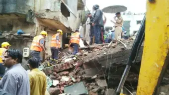 वाळकेश्वरमध्ये गॅलरी कोसळून 51 वर्षीय व्यक्तीचा मृत्यू
