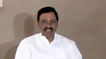 राऊत कौटुंबिक वाद चिघळला ! विनायक राऊत  म्हणाले, " बोलण्यासारखे काहीही नाही, मुख्यमंत्र्यांना भेटणार!"