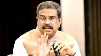 अखेर राजीनामा शिक्षणमंत्री धर्मेंद्र प्रधान यांचा पदत्याग
