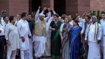 India Pakistan Tensions : యుద్ధం చేయొద్దని పాకిస్తాన్‌ను వేడుకుంటున్న విపక్షాలు.. మోదీని ఓడించాలంటే అదే మార్గం మరి!