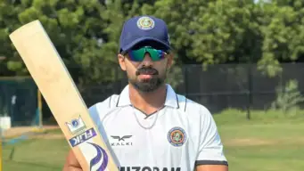 రంజీ మ్యాచులో 400* రన్స్.. ఎవరీ చిన్మయ్ సుతార్..!
