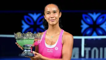 Leylah Fernandez beats Talia Gibson to win Singapore Open title