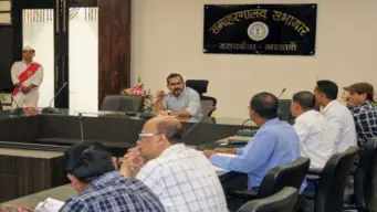 Saraikela News: बैठक में किसानों की आय बढ़ाने पर जोर, बीज वितरण व KCC की डीसी ने की समीक्षा