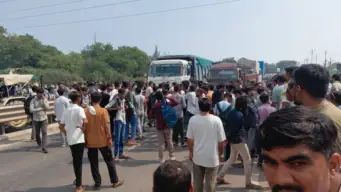 મહેન્દ્રનગર આઈટીઆઈ નજીક ક્રોસિંગ બંધ થતા વિદ્યાર્થીઓનો વિરોધ, હાઈવે પર ચક્કાજામ