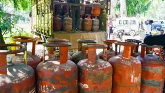 ನ.1ರಿಂದ LPG ನಿಯಮಗಳಲ್ಲಿ ಮಹತ್ವದ ಬದಲಾವಣೆ: ಸಬ್ಸಿಡಿಗೆ ಆಧಾರ್ ಇ-ಕೆವೈಸಿ ಕಡ್ಡಾಯ, ದರ ಪರಿಷ್ಕರಣೆ ಸಾಧ್ಯತೆ