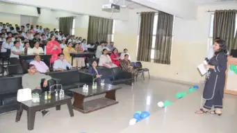 IEC University में दंत स्वास्थ्य जागरूकता पर विशेष व्याख्यान, विद्यार्थियों को बताए स्वस्थ दांतों के उपाय