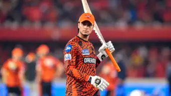 IPL 2027 में बदल सकती है अभिषेक शर्मा की टीम! SRH छोड़ने की अटकलों के बीच सामने आया कप्तानी कनेक्शन - Sanjeevni Today