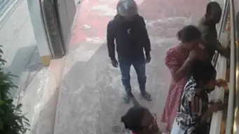ಚಿನ್ನದ ಚೈನ್ ಎಂದುಕೊಂಡು ನಕಲಿ ಚಿನ್ನದ ಸರ ಕದ್ದ ಕಳ್ಳ: ಯುವತಿಯ ರಿಯಾಕ್ಷನ್ ಗೆ ನಗು ಗ್ಯಾರಂಟಿ Video