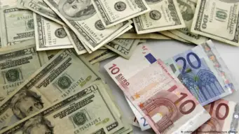 Euro falls against US dollar: Is a financial crisis looming?