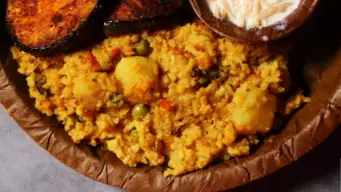 Navami Bhog: খিচুড়ি থেকে পায়েস, নবমীর ভোগে কোন কোন পদ থাকে জানেন?