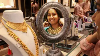 Kerala Gold Rate: ഇപ്പോള്‍ വാങ്ങിയാല്‍ ഇരട്ടി വാങ്ങാം; ഒക്ടോബര്‍ 22-ലെ സ്വര്‍ണവില