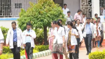 கொரோனா பேட்ச் MBBS மாணவர்களுக்கு ஜாக்பாட்.. முதலாண்டு தேர்வை எழுதக் கூடுதலாக ஒரு வாய்ப்பு.. அதிரடி உத்தரவு!
