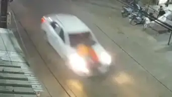 कार के बोनट पर पिता-पुत्र को 4 किलोमीटर तक घसीटा, ग्रामीणों ने पीछा कर रुकवाई गाड़ी