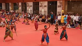 'हिंदु राष्ट्र सेने'च्या 'तलवार गरबा' कार्यक्रमात १५० युवतींची युद्धकलेची प्रात्यक्षिके सादर !