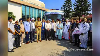 डीसी नवांशहर ने मोबाइल कैंसर स्क्रीनिंग बस को दिखाई हरी झंडी