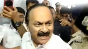 'മുഖ്യമന്ത്രിയോട് ചോദ്യങ്ങള്‍ വേണ്ട'; വിചിത്ര നിര്‍ദേശവുമായി പൊലീസ്