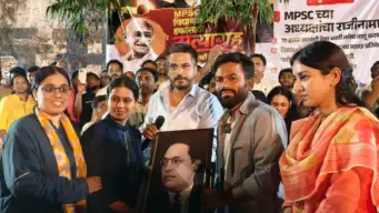 नवनाथ बन म्हणाले आंदोलनात बारामतीची पोरं.. रोहित पवारांनी उत्तर दिलं.. राजकारणात पिसाळलेली कुत्री आलीत.. लाज तर त्यांना शिवतच नाही; मी का त्यांच्यावर बोलू?