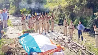 HP News: बीमारी से जंग हारीं बीएसएफ जवान, गगरेट की हैड कांस्टेबल का राजकीय सम्मान से अंतिम संस्कार