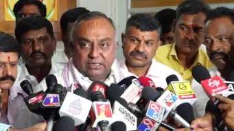 *ಮೈಸೂರು ದಸರಾ ಶಿಷ್ಟಾಚಾರ ವಿವಾದ*: *ಸಿಎಂ ಪತ್ನಿ ಪುಷ್ಪಾರ್ಚನೆಗೆ ಬಿಜೆಪಿ ಶಾಸಕ ಶ್ರೀವತ್ಸ ಆಕ್ಷೇಪ*