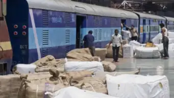 रेलवे का बड़ा तोहफा! अब घर से उठेगा सामान और सीधे पहुंचेगा मंजिल पर, लॉन्च हुआ 'RailParcel' ऐप