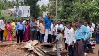 ಪುತ್ತೂರು-ಉಪ್ಪಿನಂಗಡಿ ರಾಜ್ಯ ಹೆದ್ದಾರಿ ಕಾಮಗಾರಿ ವಿಳಂಬ: ಸ್ಥಳಕ್ಕೆ ಸಂಜೀವ ಮಠಂದೂರು ಭೇಟಿ; ಭಾರಿ ಪ್ರತಿಭಟನೆಯ ಎಚ್ಚರಿಕೆ!