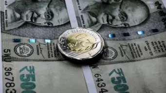 Small Savings Schemes : शेयर बाजार की टेंशन छोड़िए, इन स्कीम्स में मिलेगा 8.2% तक ब्याज, पैसा भी रहेगा सुरक्षित