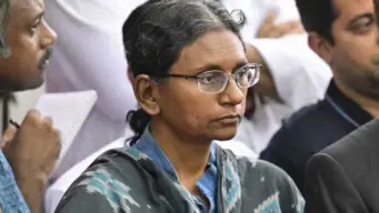 Meenakshi Natarajan | విదేశాలకు వెళ్లకుండా పాస్‌పోర్టును జప్తు చేయాలి.. మీనాక్షి పై కోర్టులో మరో పిటిషన్‌..