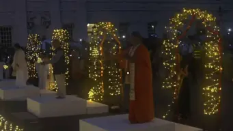 First-Ever Ganga Aarti Held on River Thames in London - WATCH