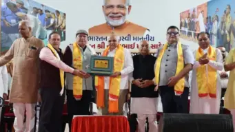 Jetpar Farmers Protest: PM મોદીના જન્મદિવસે દીવા પ્રગટાવાયા બાદ જેતપરના ખેડૂતો વિશ્વ ઉમિયા ફાઉન્ડેશન પહોંચ્યા, વીજલાઇન મુદ્દે કરી રજૂઆત