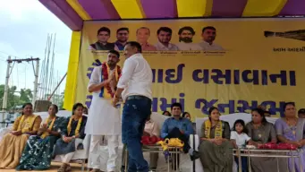 ચૈતર વસાવાના સમર્થનમાં મહારેલી, દોઢ લાખ હસ્તાક્ષરો સાથે રાષ્ટ્રપતિને રજૂઆત