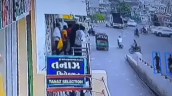 Rajkot Accident  :   ટેમ્પોચાલકે 5 વાહન ઉડાવ્યા, માથું છુંદાતા બાઈકચાલકનું મોત