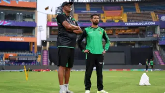 Zimbabwe reward Courtney Walsh with key coaching position after T20 World Cup success