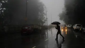 দুর্গাপুজোতেও প্রবল ঝড়বৃষ্টির আশঙ্কা, জেনে নিন আবহাওয়ার বড় আপডেট