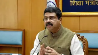 NEET पेपर लीक के बवाल में झुकी सरकार, शिक्षा मंत्री धर्मेंद्र प्रधान ने दिया इस्तीफा - छात्रों की जीत या सिर्फ दबाव?