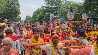 દાહોદ શહેરના ગોધરા રોડથી ચોસાલા કેદારનાથ મહાદેવ મંદિર સુધી ભવ્ય કાવડ યાત્રા યોજાઈ