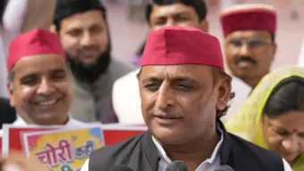 'Even If I Get One, I'll Not Wear It': SP Chief Akhilesh Yadav Says He Hasn't Got Bulletproof Jacket Yet