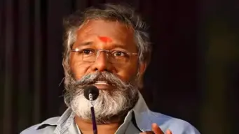 "எனக்கே இந்த நிலைமையா?": ஜெயலலிதா மறைவுக்குப் பின் அரசியல் பழிவாங்கல் - 'என்ன விலை' திரைப்பட விழாவில் நடிகர் கருணாஸ் வேதனை!