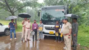 OP Impact: Illegal migrant bus stopped in Thuamul Rampur, fine imposed