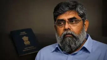 'ടെലഗ്രാഫ്' മുന്‍ എഡിറ്റര്‍ ആര്‍ രാജഗോപാലിന് പാസ്‌പോര്‍ട്ട് ലഭിച്ചു