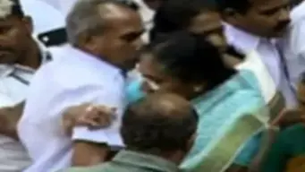 നിയമസഭാ കയ്യാങ്കളി കേസ്; വനിത എംഎല്‍എമാരെ കയ്യേറ്റം ചെയ്തെന്ന കേസ് റദ്ദാക്കി